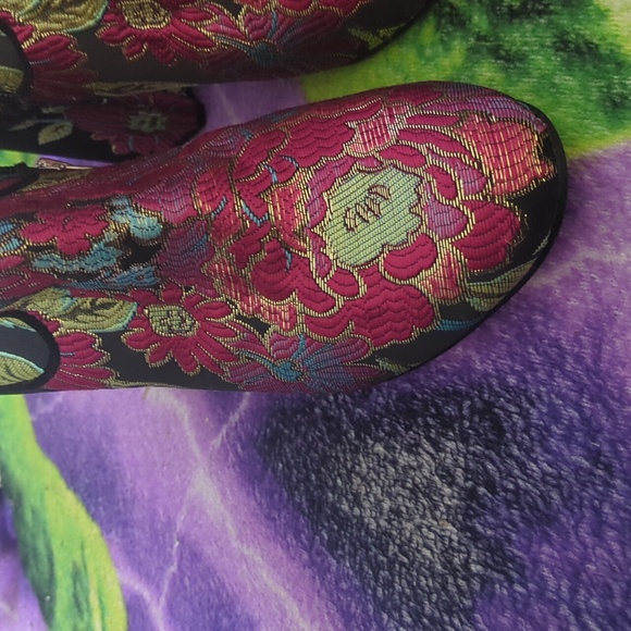 Floral Embroidered Ankle Boots - Picture 2 of 4